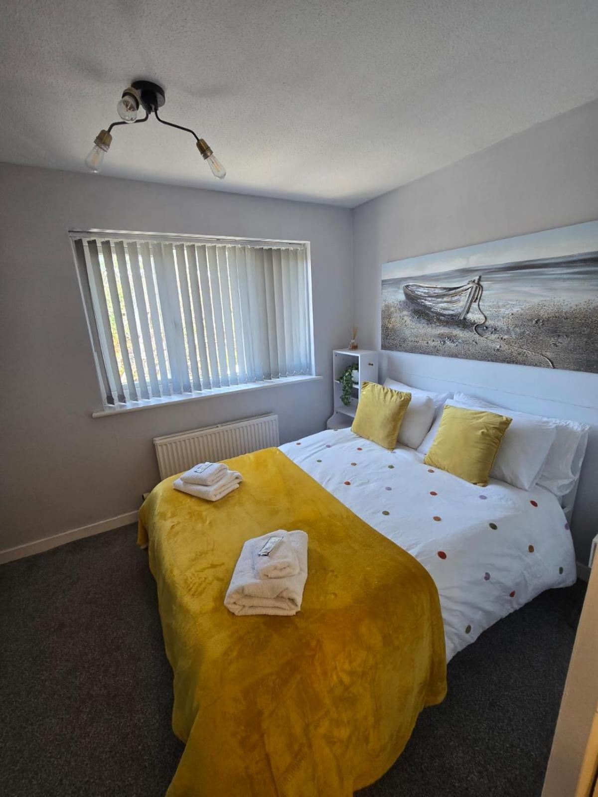 Elegant 2 Bed With Hot Tub And A Host Of Amenities